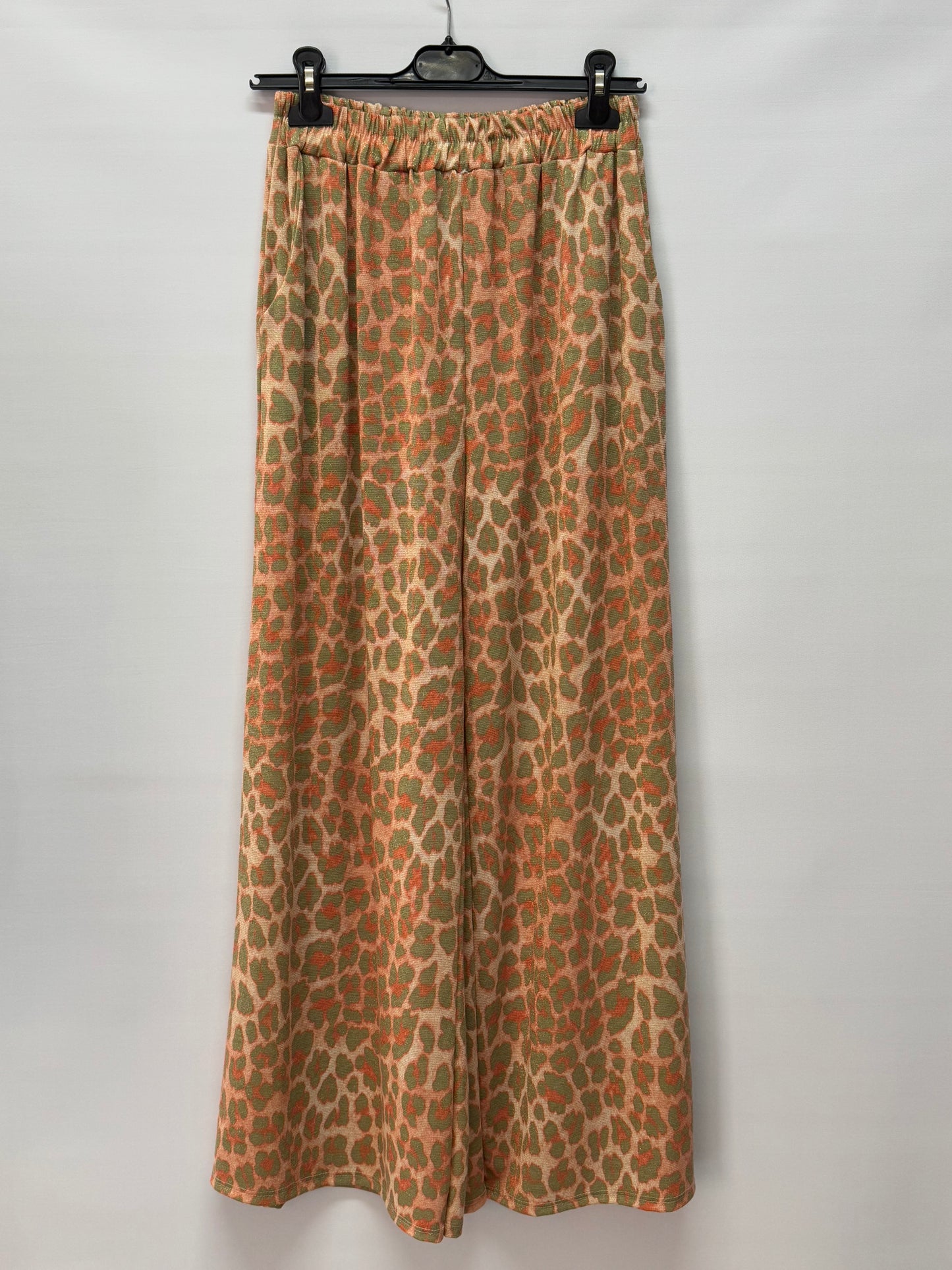 Calças leopardo