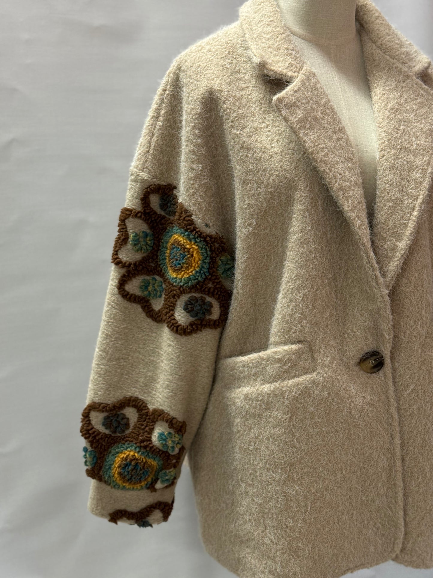 Casaco Bordado
