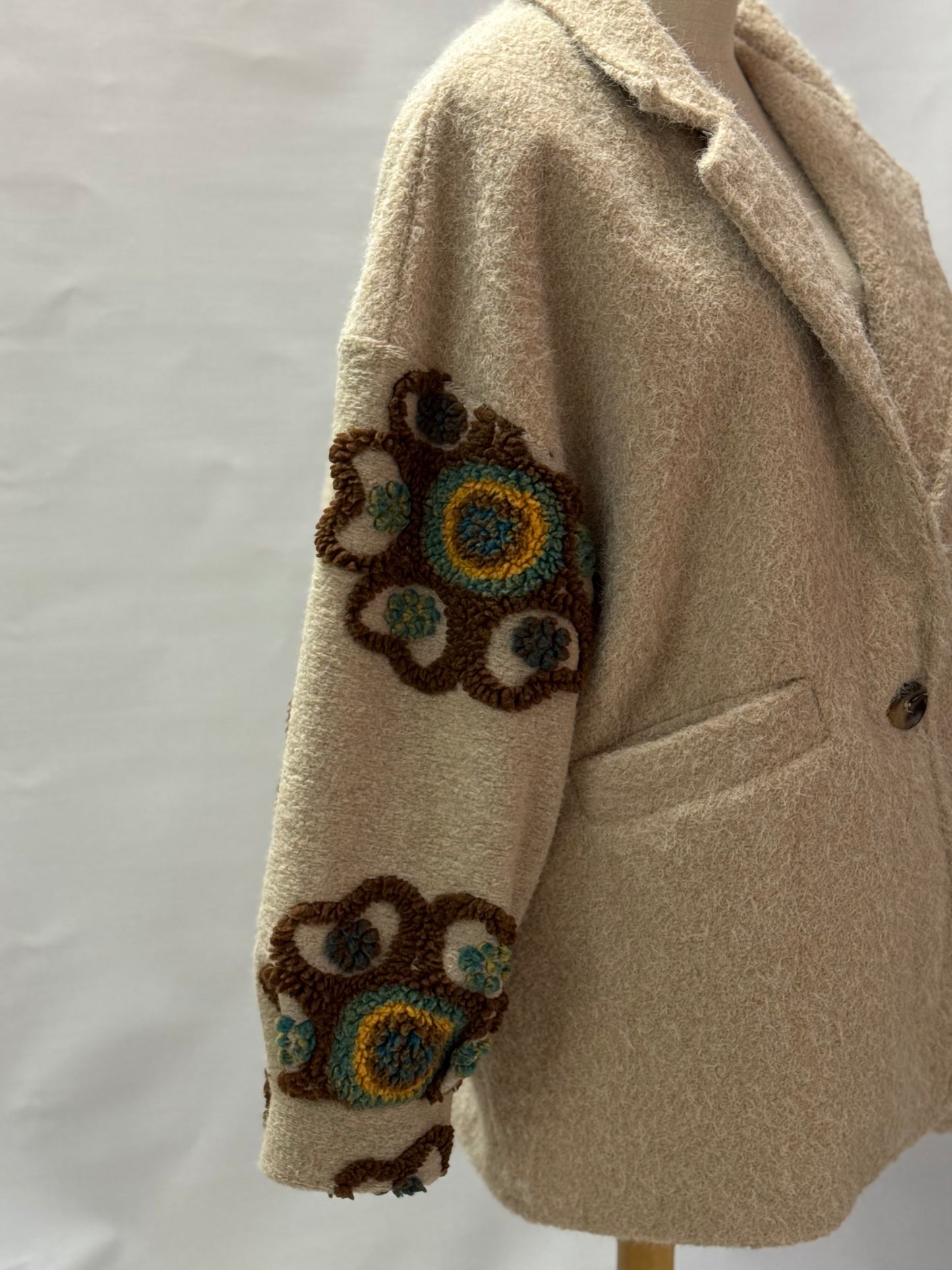 Casaco Bordado
